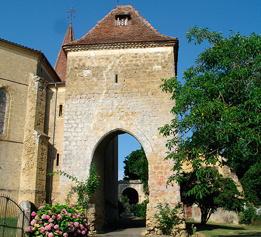 Pouylebon fortified gate