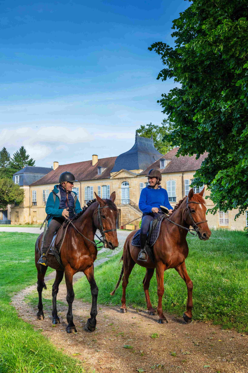 cheval balade l'Isle de Noé Château